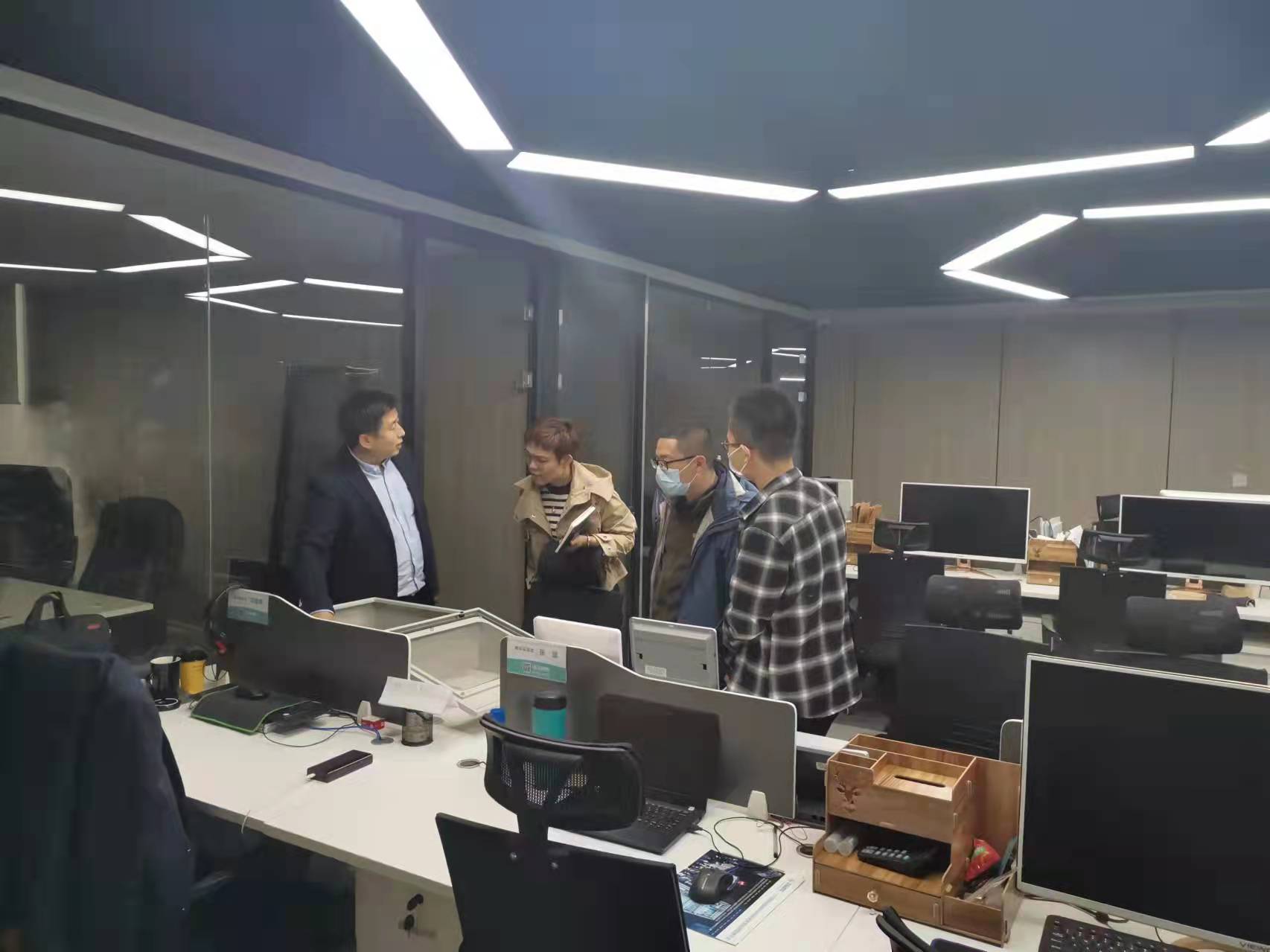 2022年3月16日陕西建筑科技大学专家团队来公司进行绿色低碳探讨交流(图2) 2022年3月16日陕西建筑科技大学专家团队来公司进行绿色低碳探讨交流(图2)